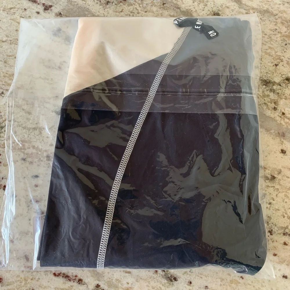 P.E NATION Forward Pass Leggings - Picture 6 of 8